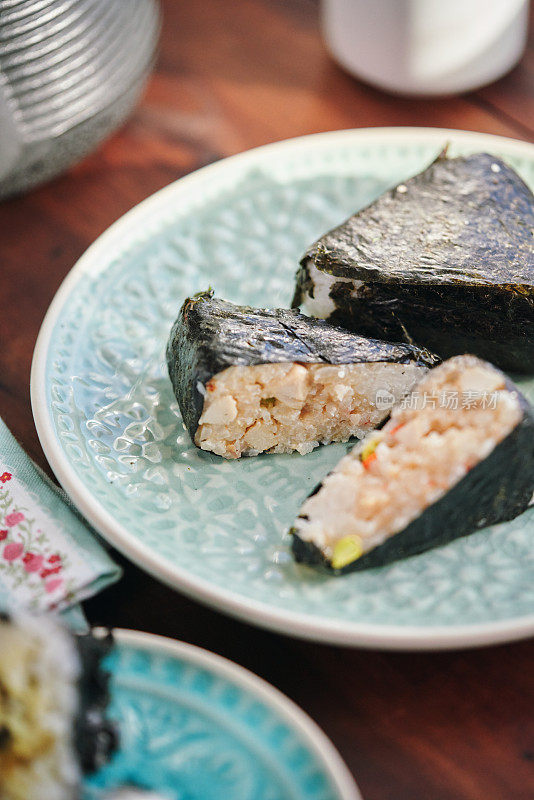 Onigiri (Omusubi) おにぎり